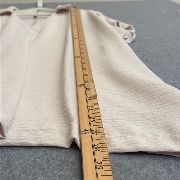 NEW! Woven Airflow Collared V-Neck Short Sleeve Top-L/XL Sand Beige - Picture 5 of 9